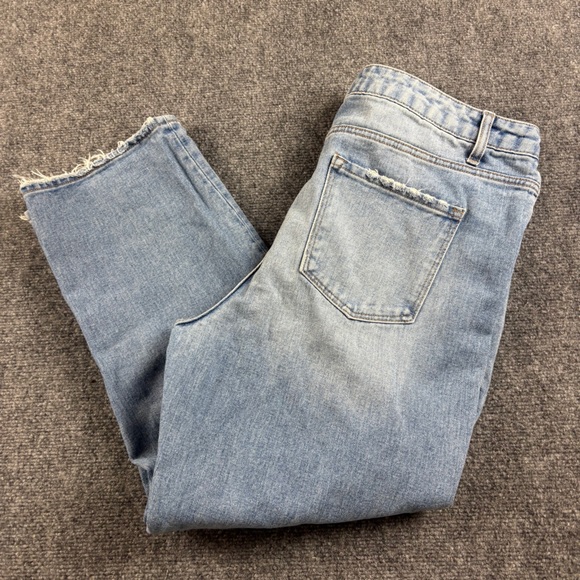 Vervet Denim - VERVET Women’s Distressed Denim Straight Leg Mom Jean size: 32